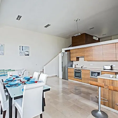 Villa Fig Tree Bay Frontline,luxury 4bdr Sea-front With Pool And Amazing Views