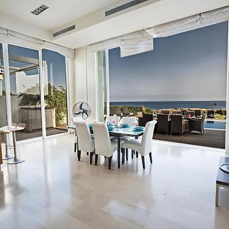 Villa Fig Tree Bay Frontline,luxury 4bdr Sea-front With Pool And Amazing Views *